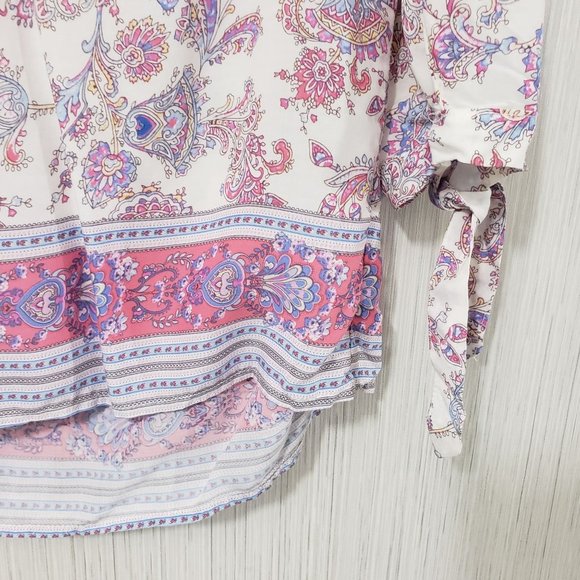 Adrienne Vittadini  floral print v-neck‎ 3/4 sleeve tie cuff blouse - Picture 5 of 6